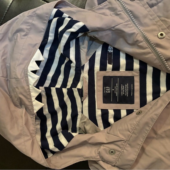 Gap unisex raincoat with dragon hood !! - Picture 6 of 6